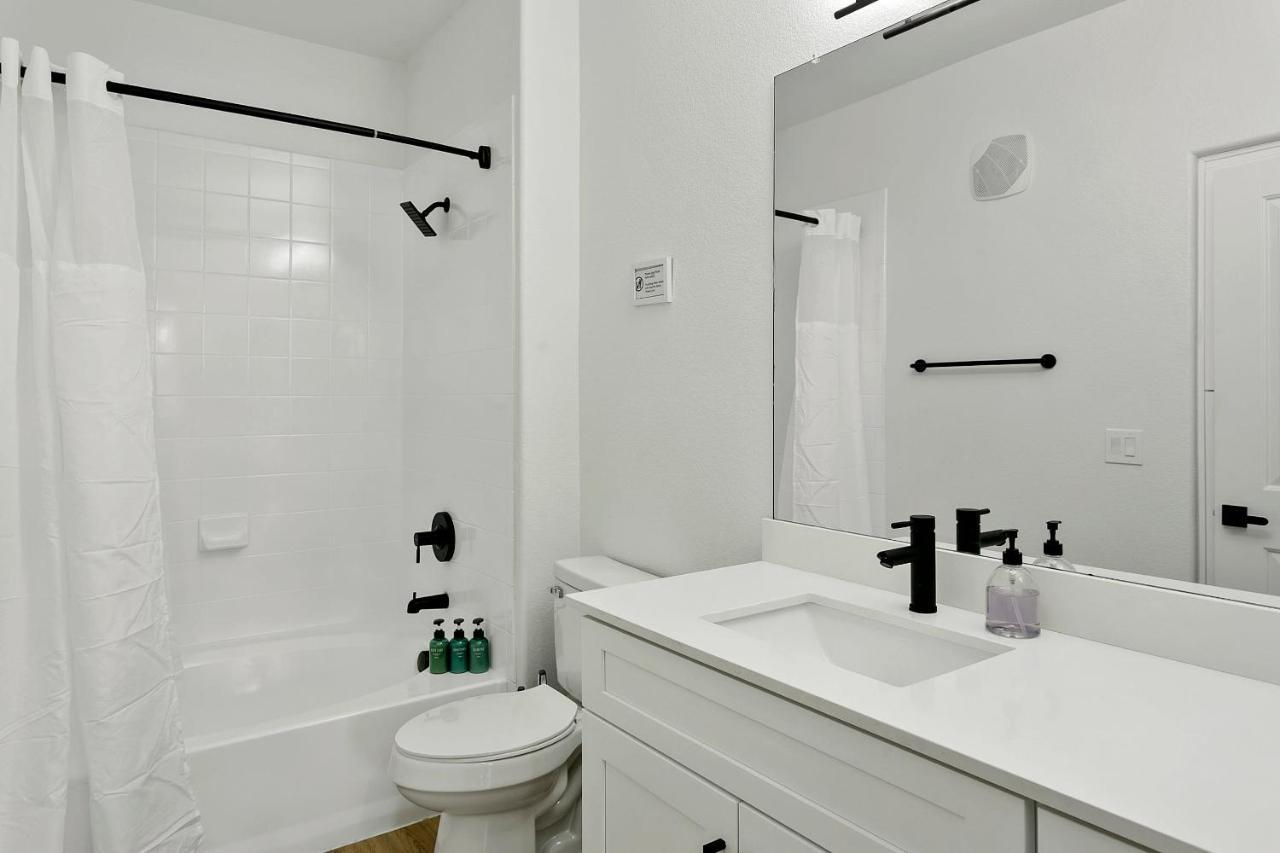 Cozysuites Glendale By The Stadium With Pool 06 Dış mekan fotoğraf